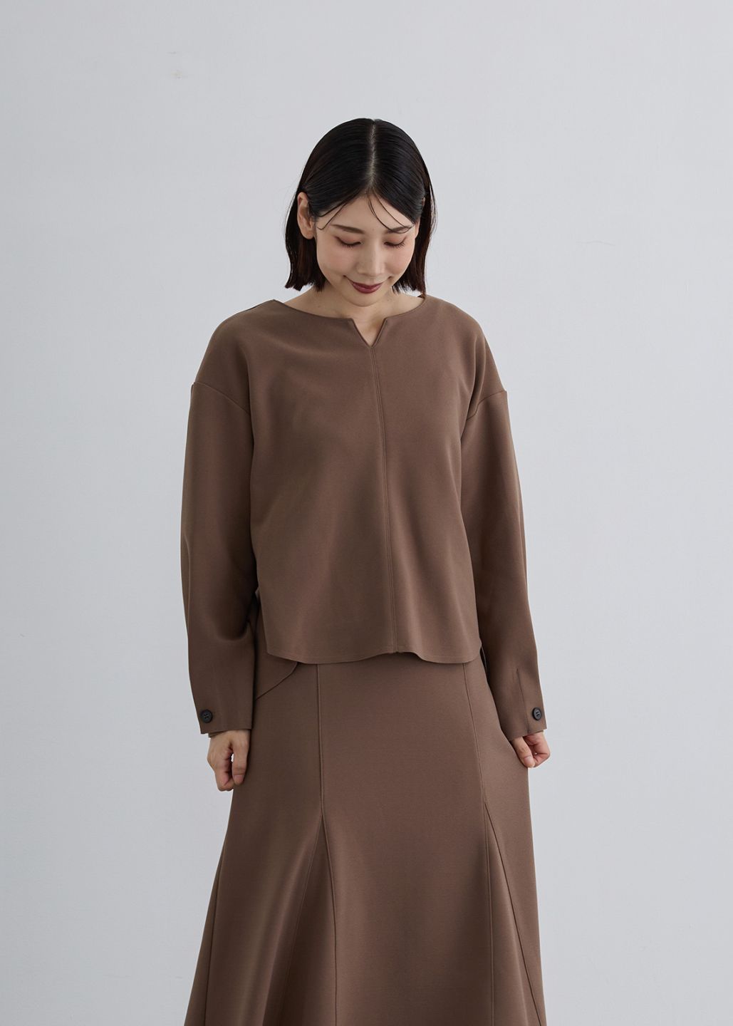 TOPS | Cour Carre an ONLINE STORE