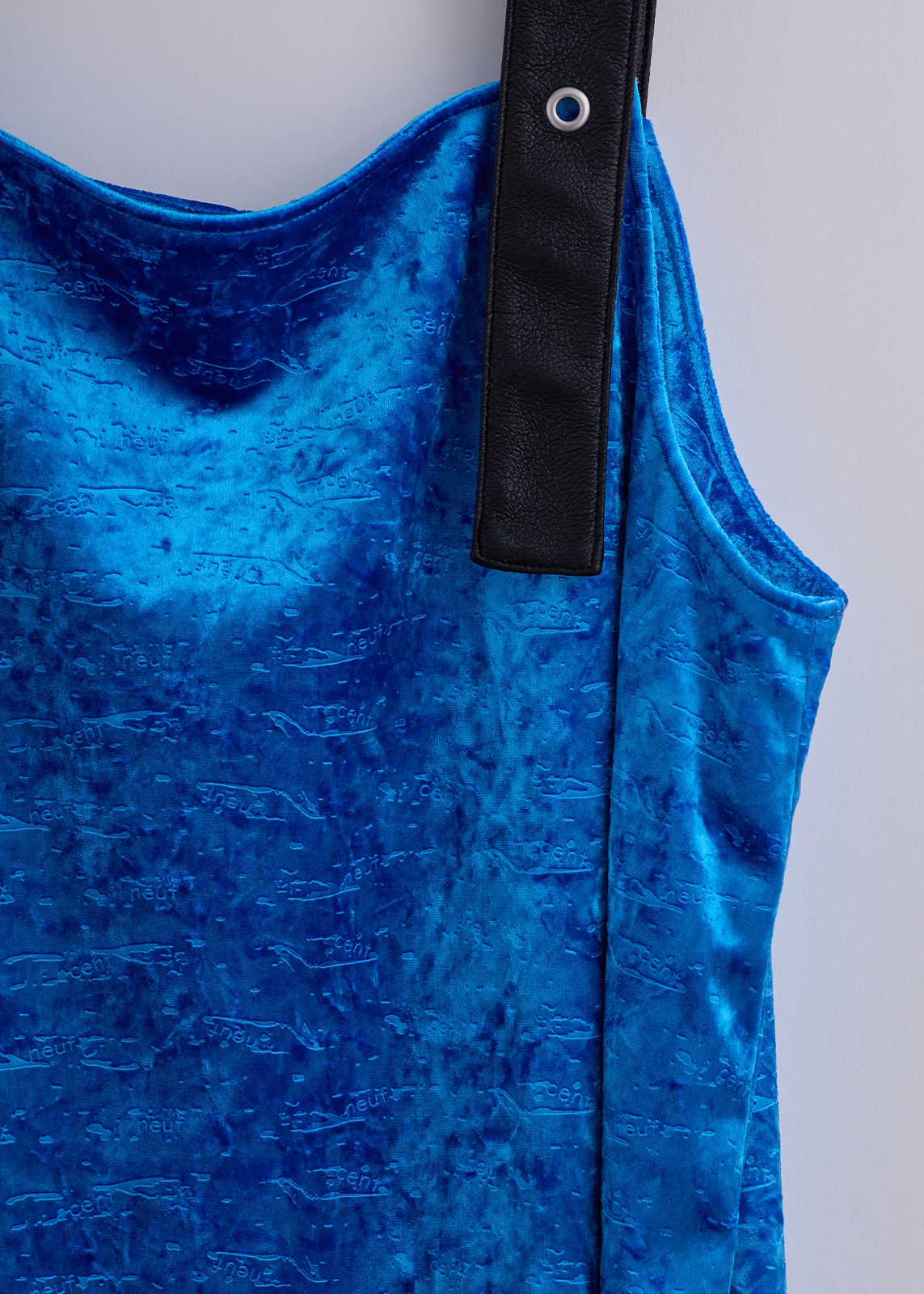 【neuf cent neuf】エンボスロゴ ベロア ジャンバースカート