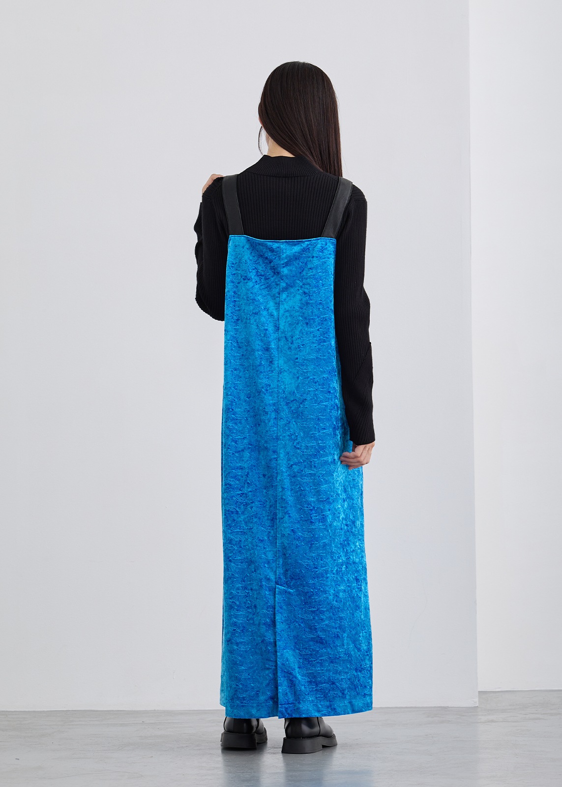 【neuf cent neuf】エンボスロゴ ベロア ジャンバースカート