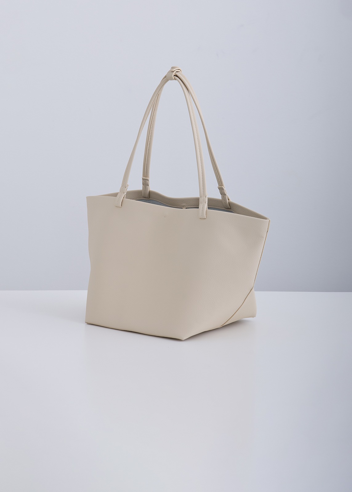 【PLUS an】ソフト レザー トート バッグ