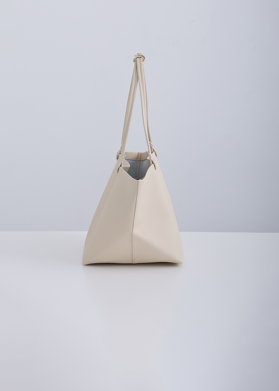 【PLUS an】ソフト レザー トート バッグ