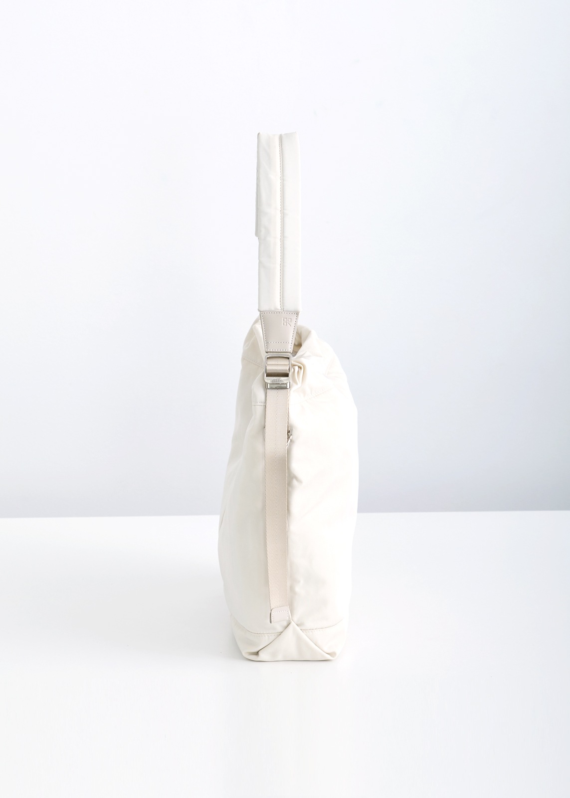 【story.(ストーリー)】ドローストリング ショルダー バッグ