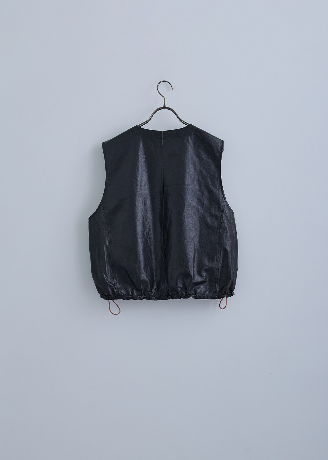 【Femicite】ラムレザーノーカラーベスト