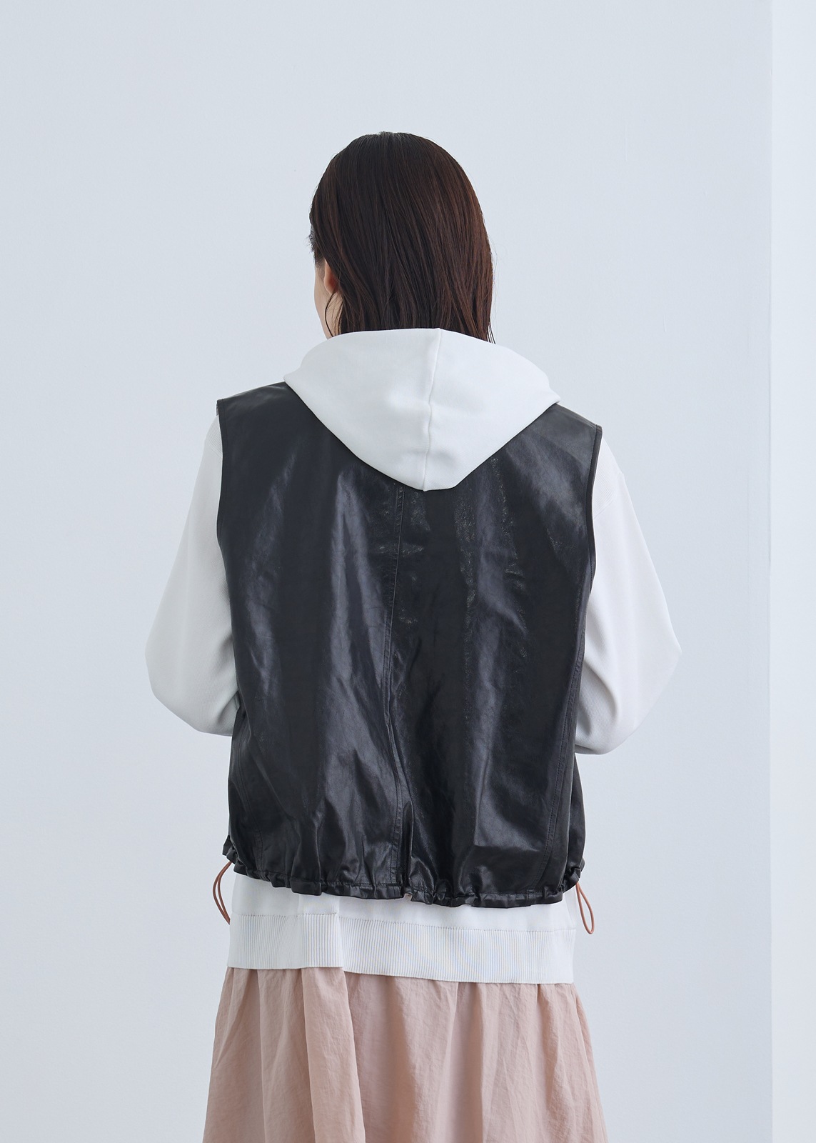 【Femicite】ラムレザーノーカラーベスト