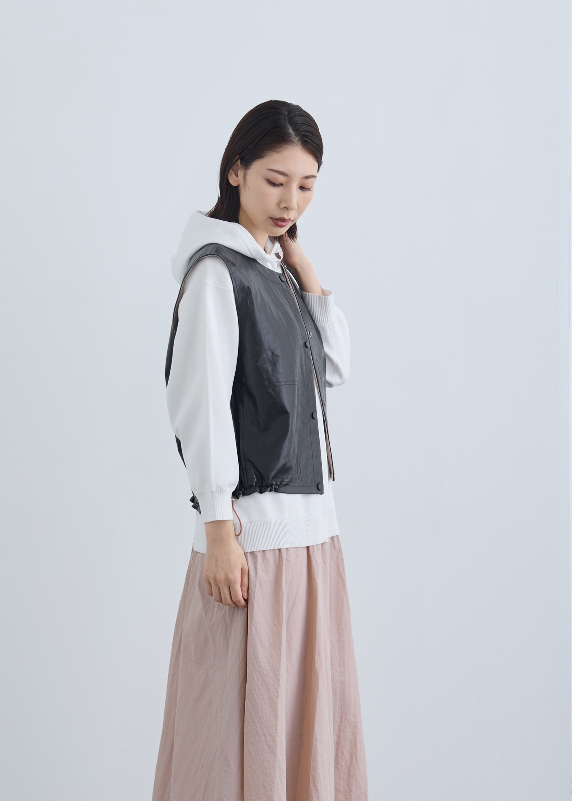 【Femicite】ラムレザーノーカラーベスト