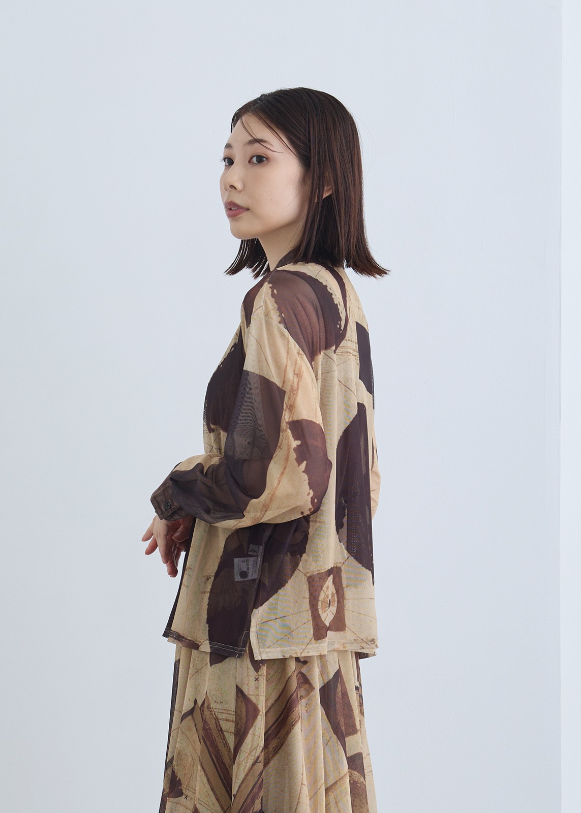 【KOOS】月の満ち欠け プリントチュール シャツ