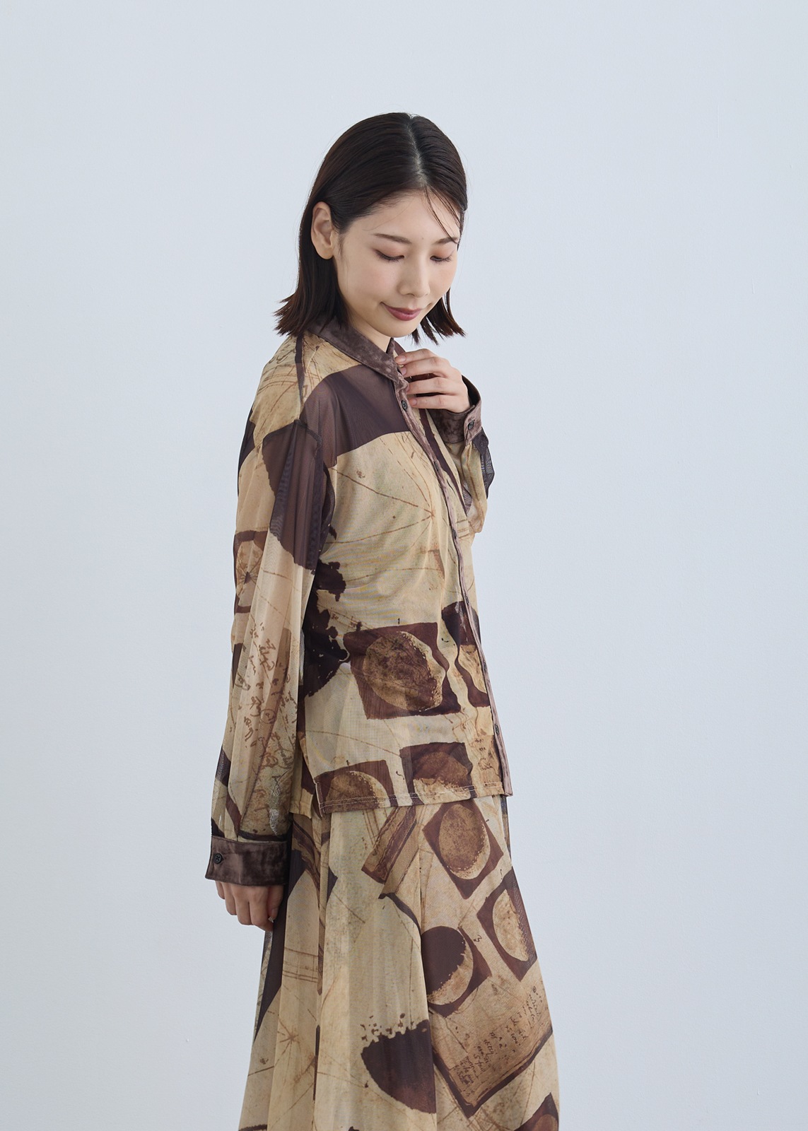 【KOOS】月の満ち欠け プリントチュール シャツ