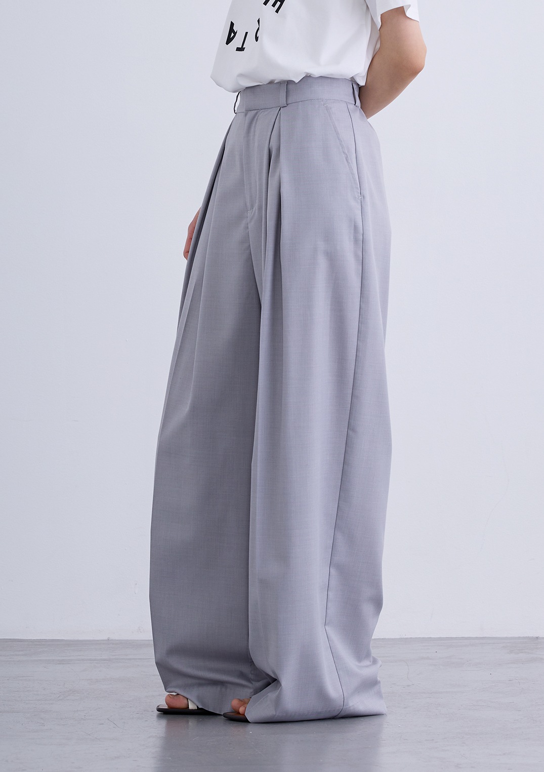 【neuf cent neuf】ライト タッチツイル タック ワイド パンツ