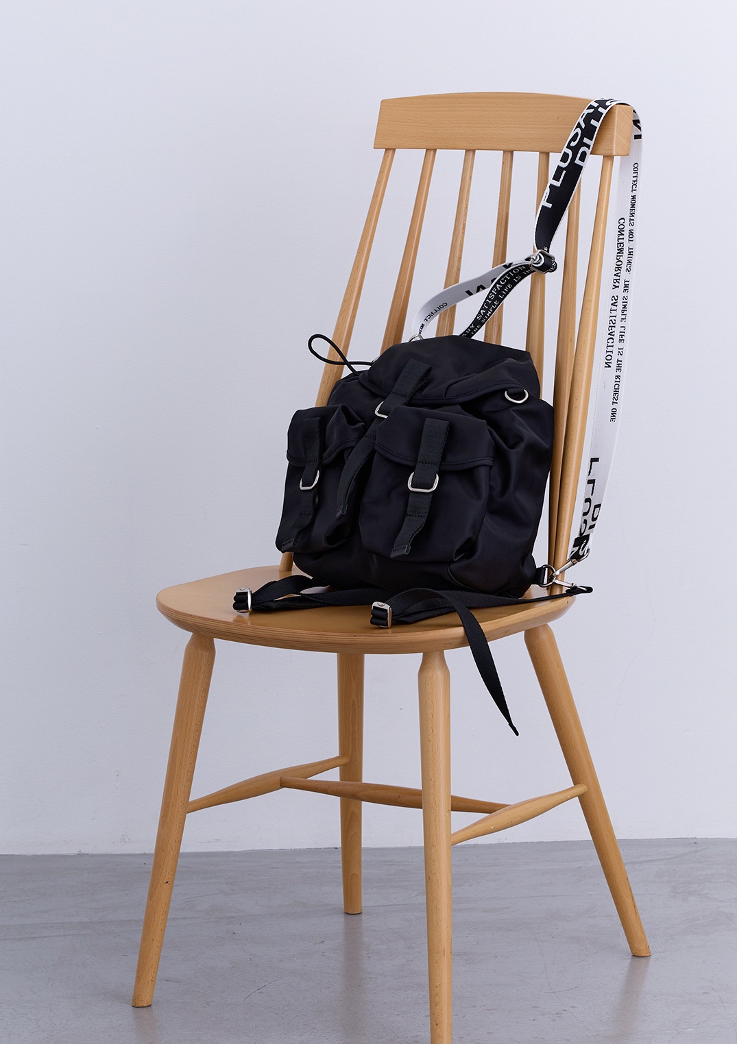 【PLUS an】ストラップ付き 軽量 リュック