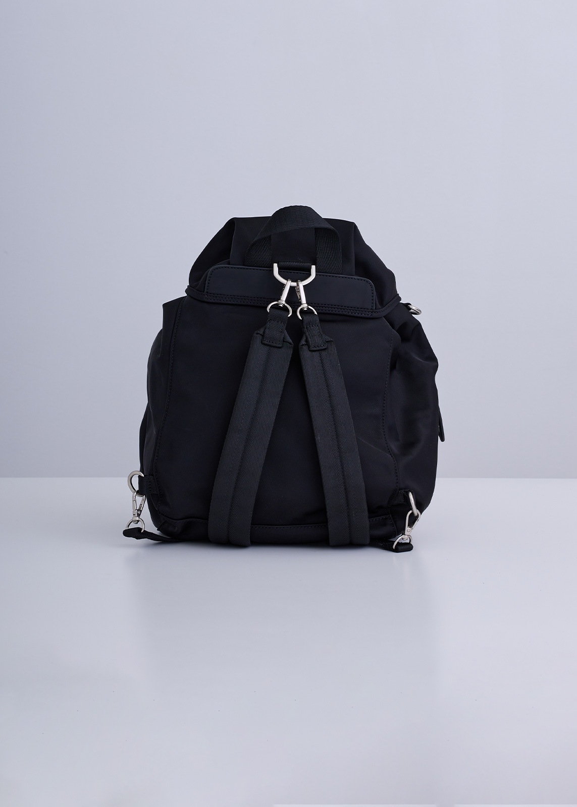 【PLUS an】ストラップ付き 軽量 リュック