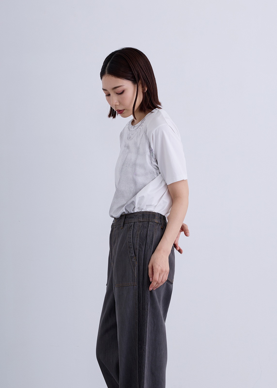 【Femicite】製品プリント Tシャツ