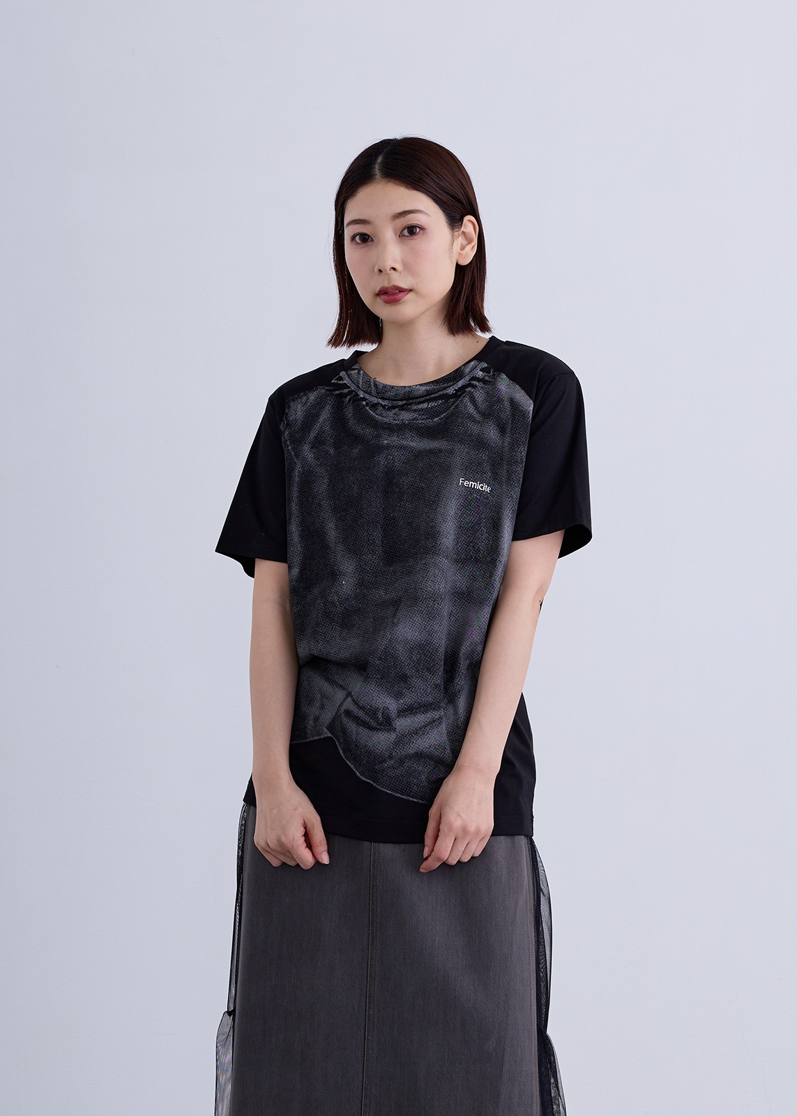 【Femicite】製品プリント Tシャツ