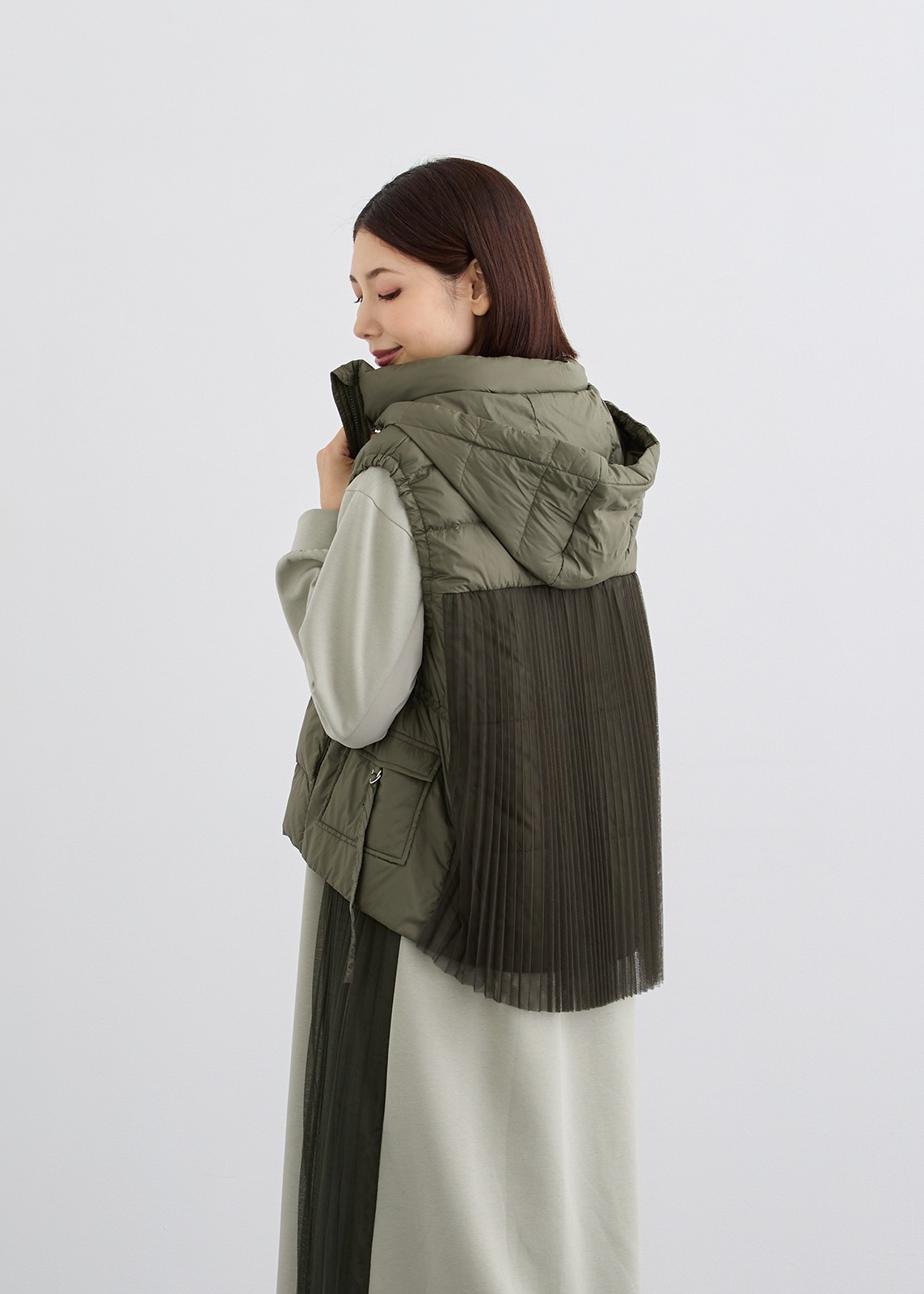 simple　FENNEL　異素材ミックス 切替ドッキングダウンベスト セール】異素材切替フードベスト（ダウンベスト）｜INTERPLANET