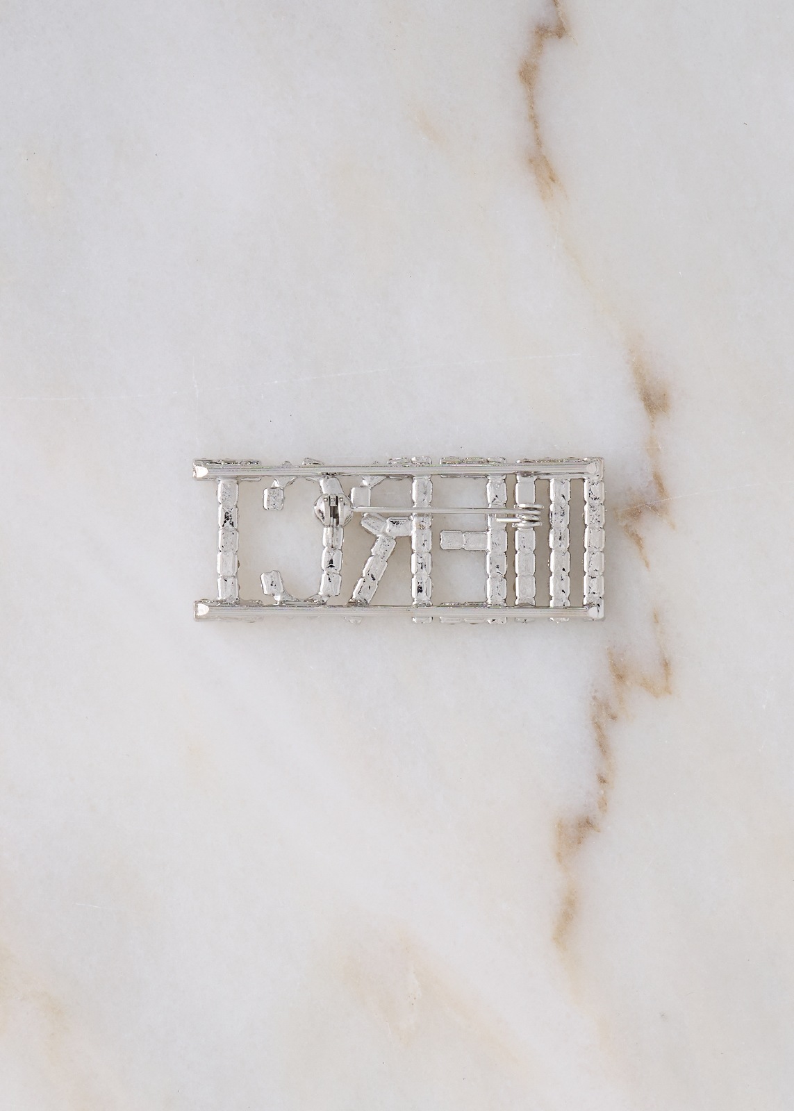 【PLUS an】MERCI ブローチ