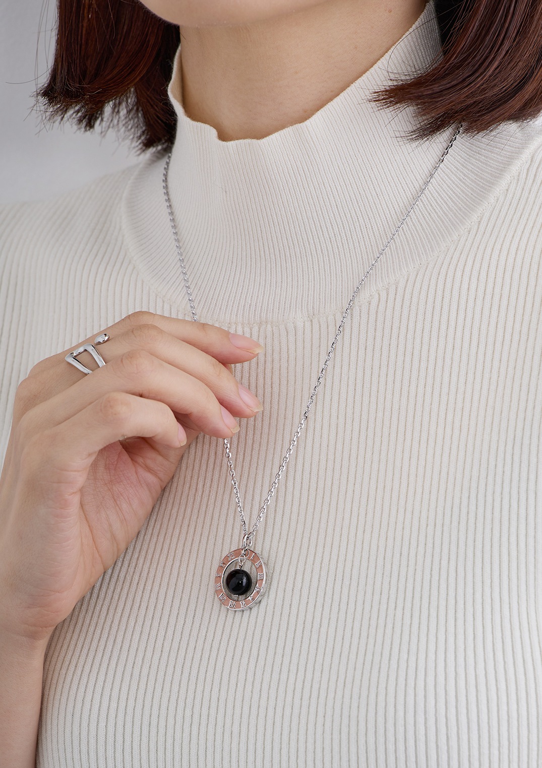 【PLUS an】ローマンリング ブラックストーン ネックレス