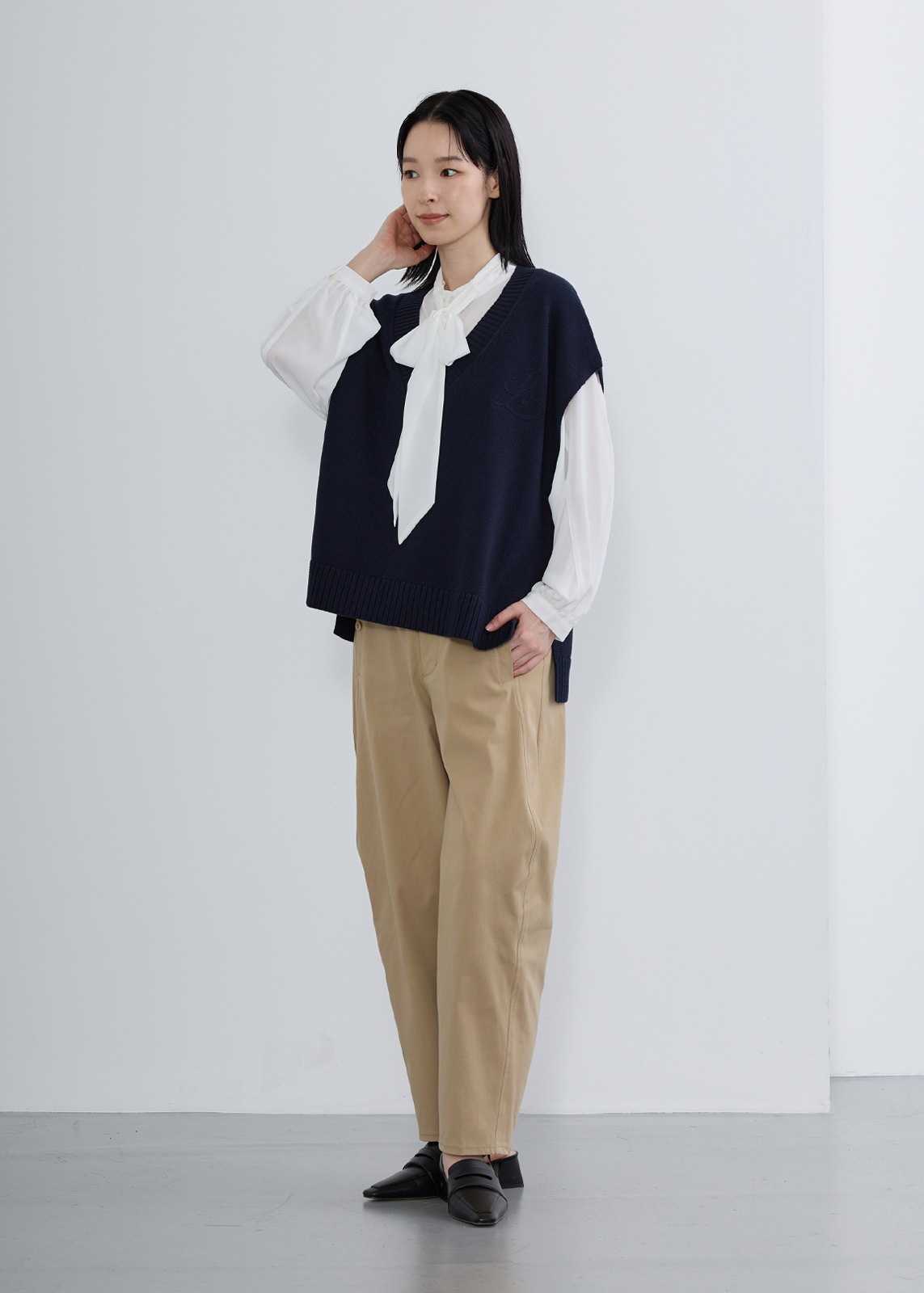 【LUIS MARI】 ポイントロゴベスト