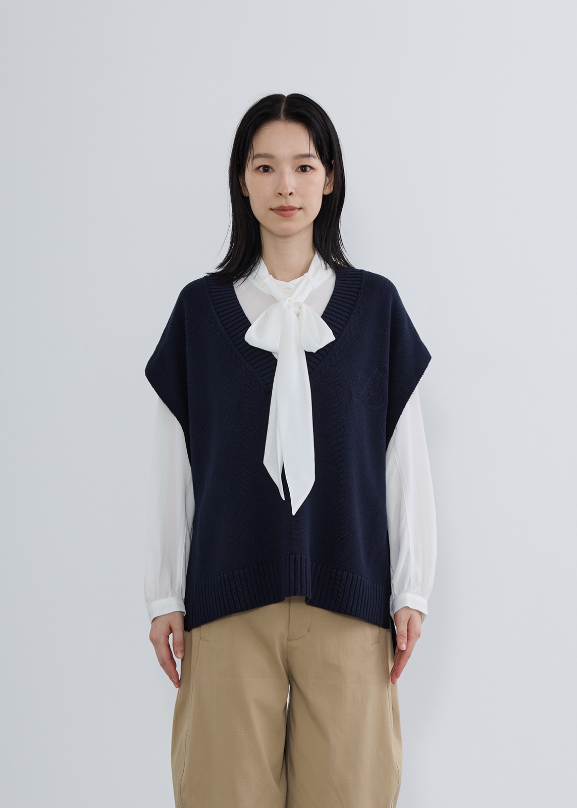 【LUIS MARI】 ポイントロゴベスト