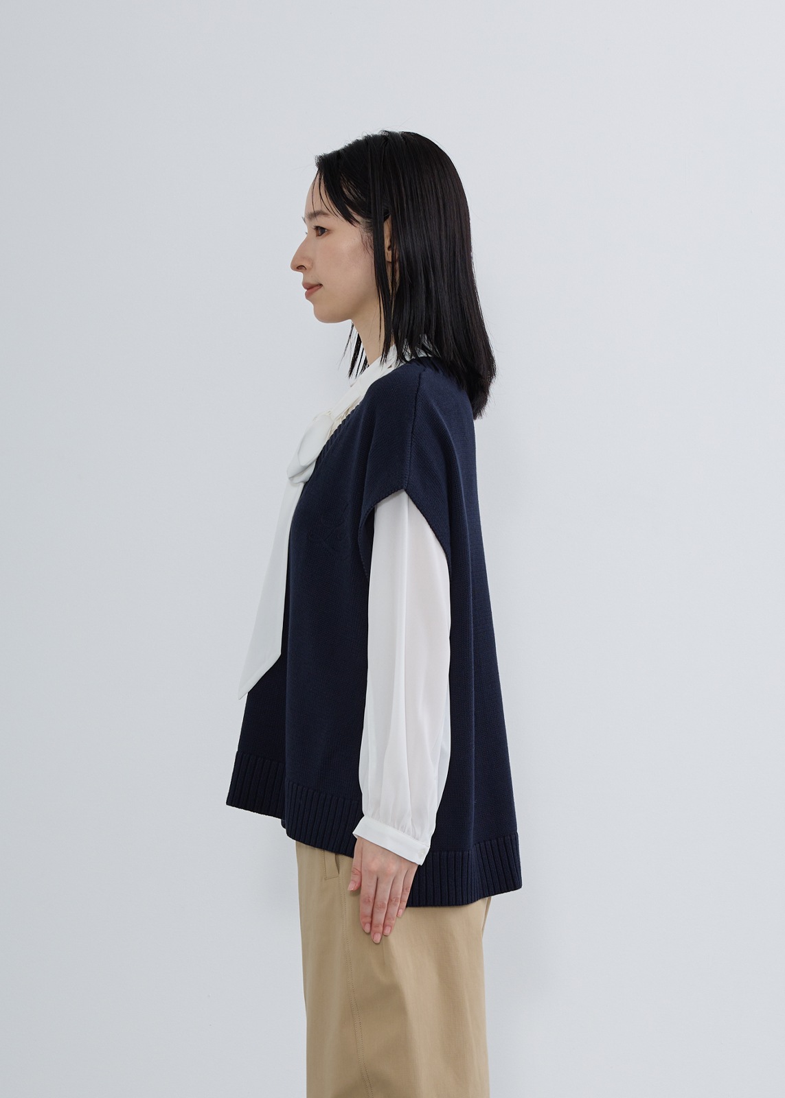 【LUIS MARI】 ポイントロゴベスト