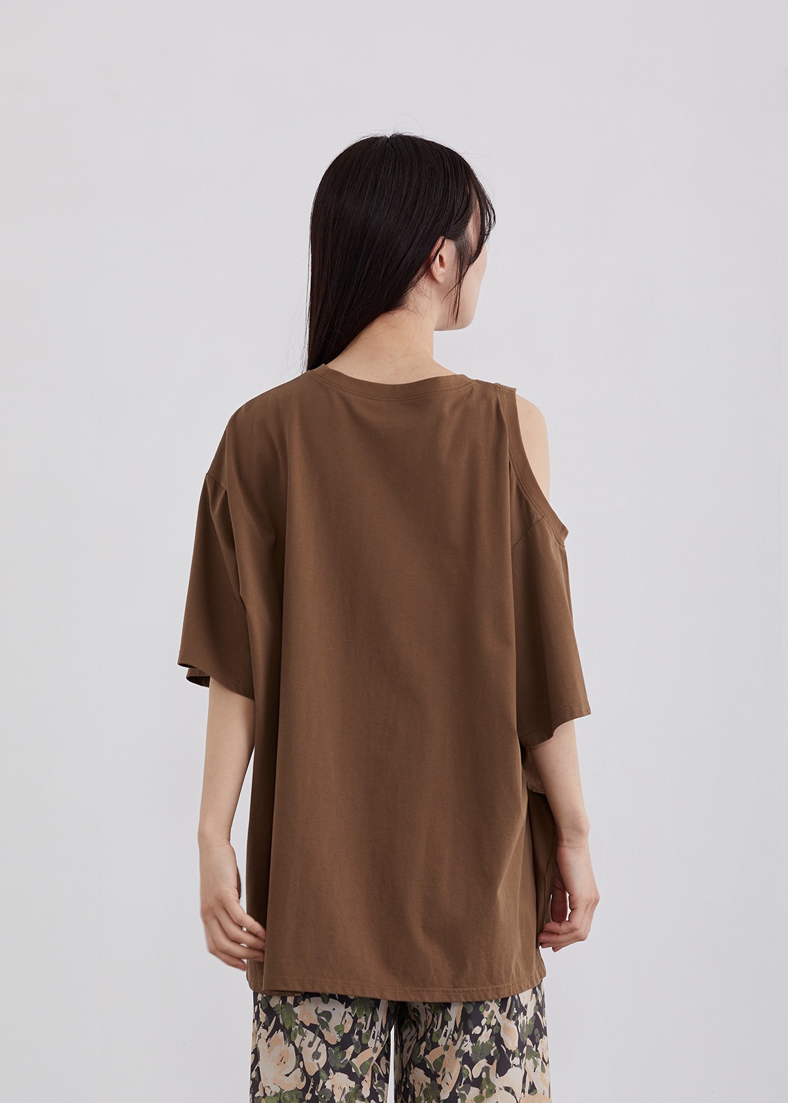 【neuf cent neuf】デフォルメ アシンメトリー T【バッチ付き】