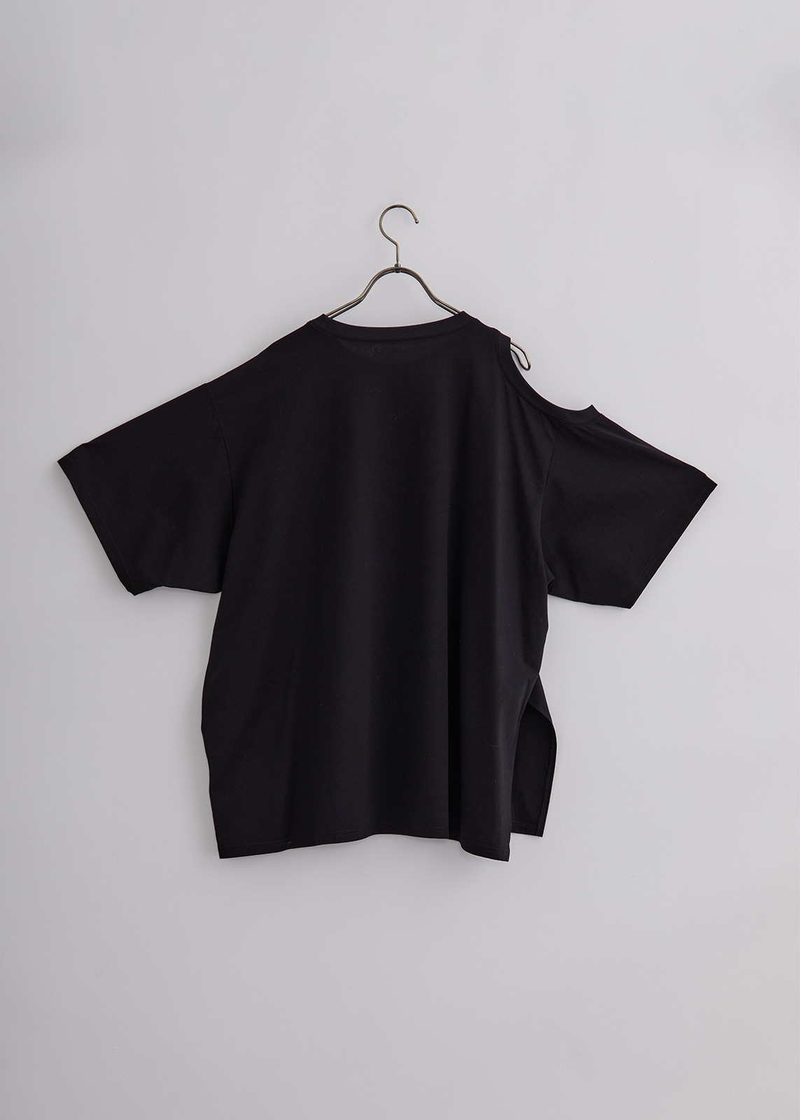 【neuf cent neuf】デフォルメ アシンメトリー T【バッチ付き】