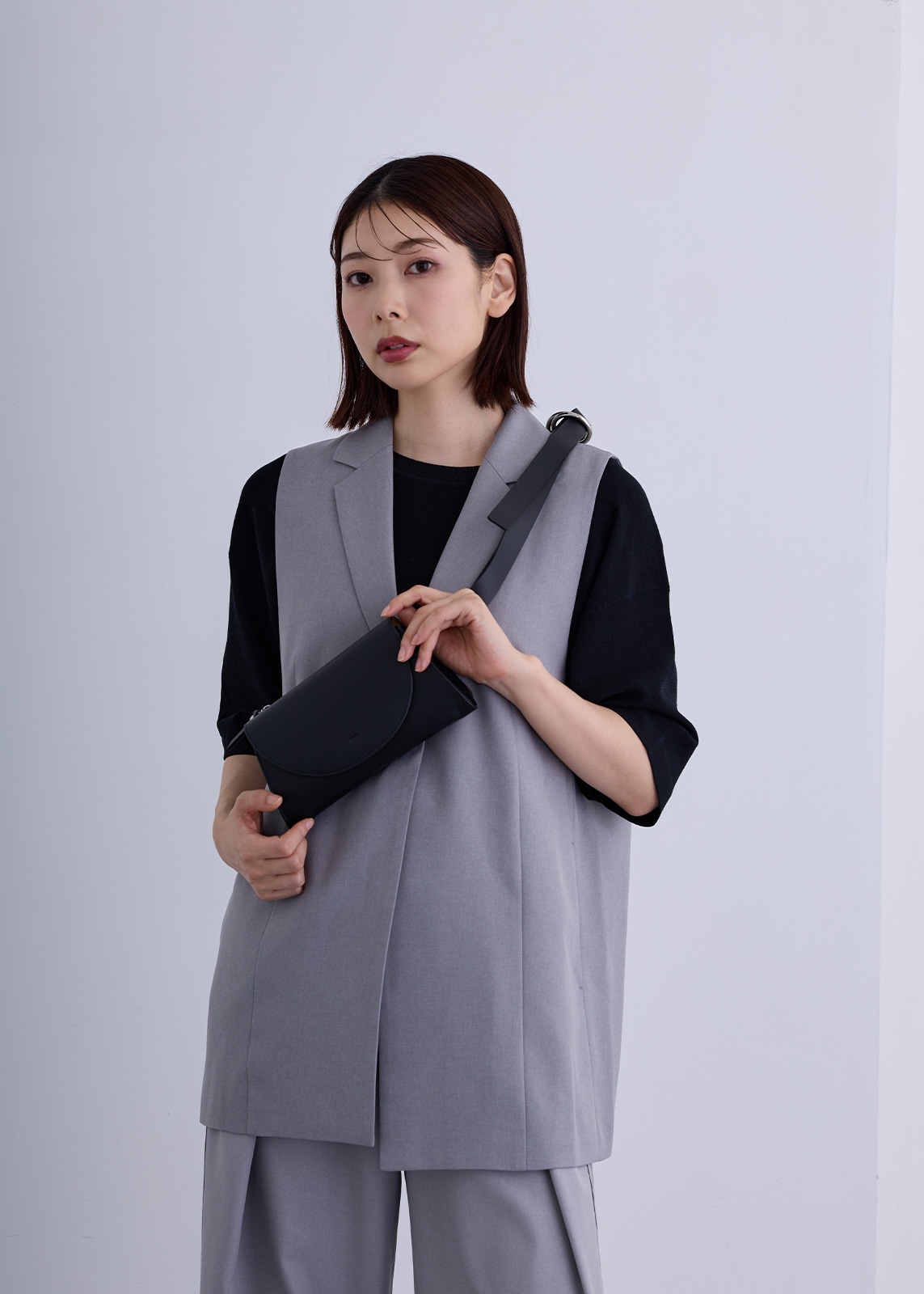 【SUMMER SALE】【story.】フラップ ボディ バッグ〈ベルト・ショートストラップ付き〉