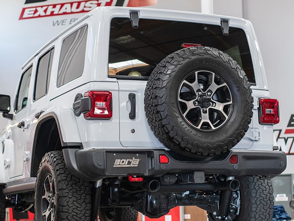 【Borla 正規品】Axle-Back アクスルバック エキゾーストシステム ステンレス マフラー 左右2本出し ツーリング 11955CB ステンレススチール ブラックコートチップ ジープ JL ラングラー ボーラ