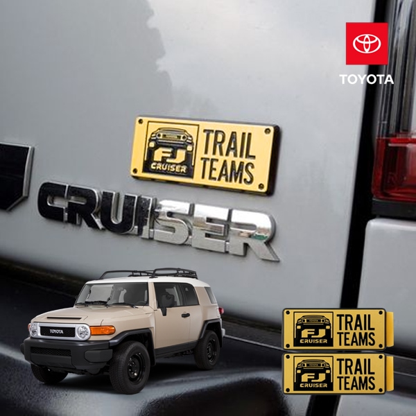 USトヨタ純正 FJクルーザー トレイルチーム スペシャルエディション エンブレム 2枚 セット 国内モデル 全年式対応 GSJ15W リアゲート グローブボックス上部