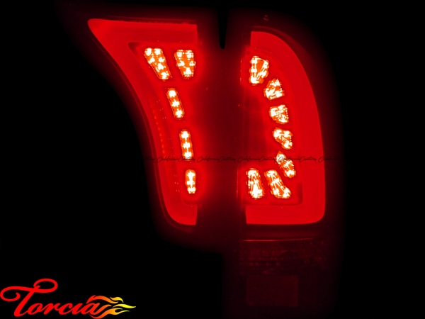 【Torcia 正規品】 05-15y トヨタ タコマ ファイバー付 LED テールランプ テールライト 左右セット ブラック