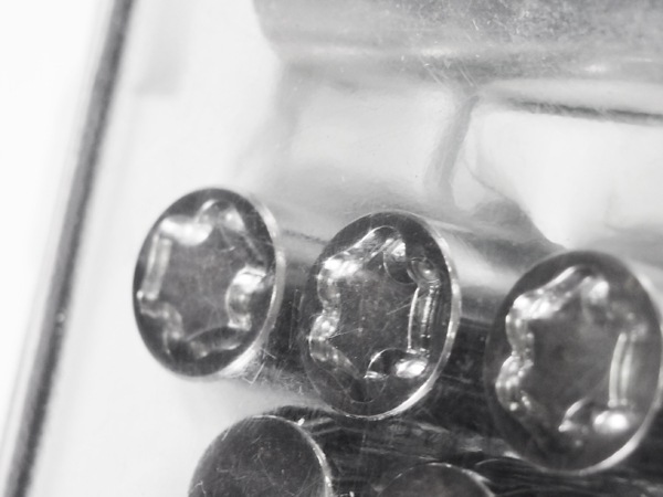 TRD ホイールロックナット(12mm) PTR27-35090 (トヨタ FJクルーザー、タコマ)