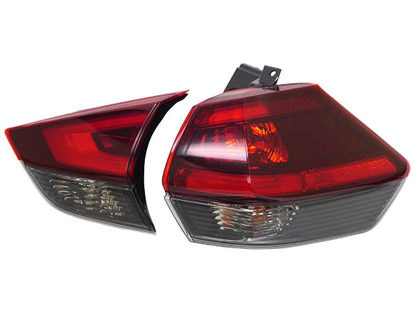 日曜限定価格　 エクストレイル t32 後期　テールランプ エクストレイル 日産 XTRAIL テールランプ T32 NT32 HT32 HNT32 前期