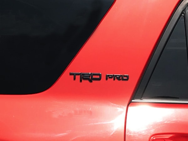 USトヨタ純正 汎用 TRD PRO エンブレム ブラック FJクルーザー タンドラ タコマ 4ランナー 他