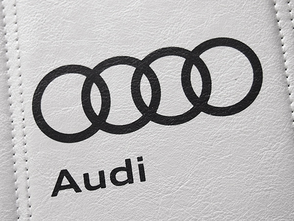 USアウディ純正 専用設計 AUDI ロゴ入 サンシェード 吸盤不要