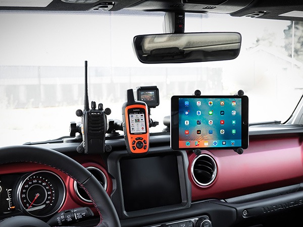 【RAM MOUNTS 正規品】 ジープ JL ラングラー | JT グラディエーター Tough-Track ラムマウント タフトラック スマホホルダー ベース パウダーコート ブラック ボルトオン取り付け可能 