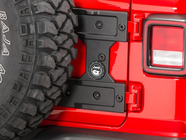 MOPAR純正 PERFORMANCE PARTS エンブレム リアゲートヒンジ バッジ 18y- ジープ JK ラングラー 他 リアエンブレム リアバッジ リアゲートエンブレム