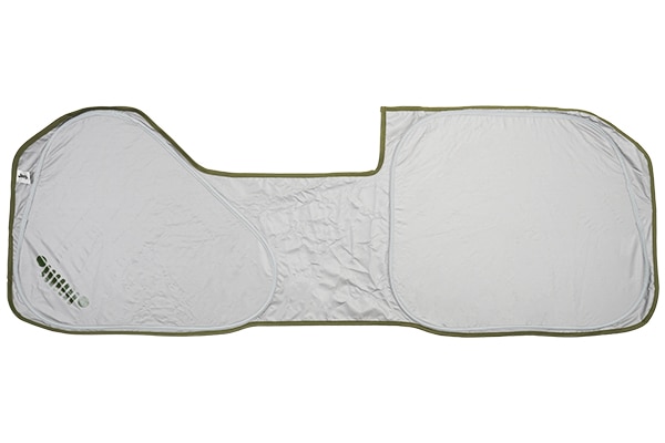 ジープ純正 フロントサンシェード ACC装備車用 ドライブレコーダー装着車用 JPNAJL2714001 JEEPロゴ入 収納袋付 遮光率100% 難燃加工 ジープ JL ラングラー ルビコン/4xe含む | JT グラディエーター 右左ハンドル車共通 モパー