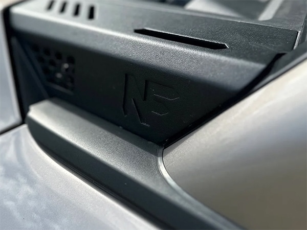 【NashFabCo 正規品】ディッチライトプレート ディッチライトブラケット 左右セット Aピラー CNC アルミニウム製 パウダーコート仕上げ マットブラック トヨタ ランドクルーザー 250 ランクル 250系