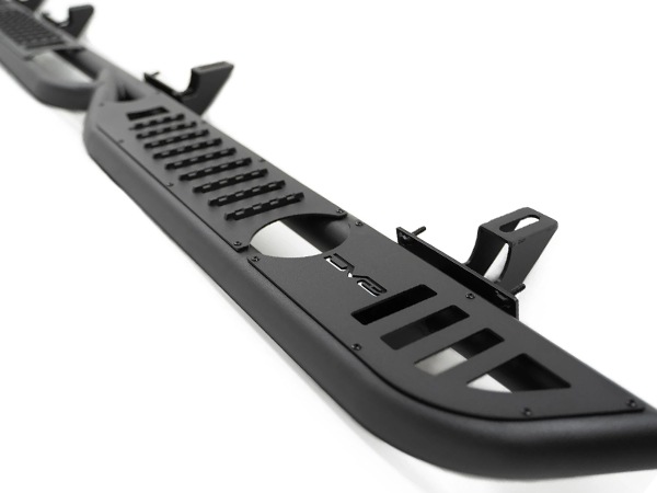 【DV8 OFFROAD 正規品】OE Plus サイドステップ チューブステップ SRGL-08 1台分 左右セット DV8ロゴ入 スチール製 ブラックパウダーコート仕上げ ジープ JT グラディエーター