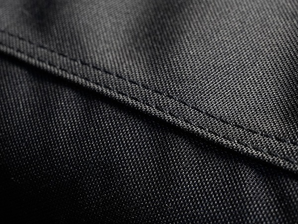【Covercraft 正規品】シートカバー Jeepロゴ入 ブラック 2ndシート リア 6:4分割シート ヘッドレスト 背もたれ 座面 センターアームレスト ジープ JLラングラー アンリミテッド/サハラ/ルビコン/4ドア カバークラフト