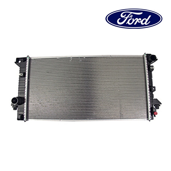 フォード純正 ラジエター 7L1Z-8005-C 07-08y ナビゲーター