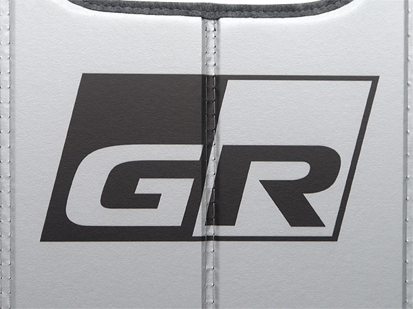 USトヨタ純正 専用設計 GRロゴ入 サンシェード 吸盤不要 折りたたみ式 ケース付 TOYOTA スープラ DB系 CoverCraft カバークラフト