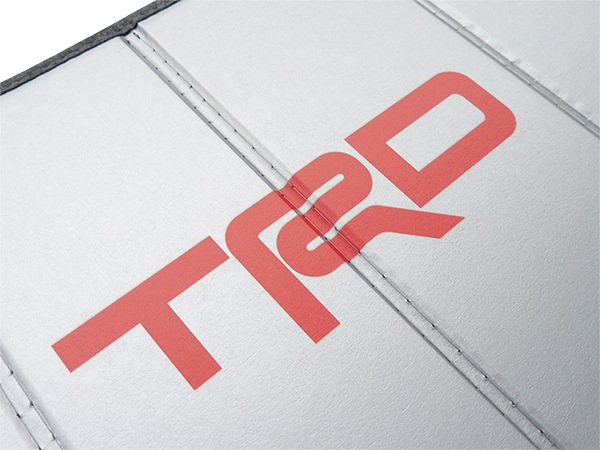 USトヨタ純正 専用設計 TRDロゴ入 サンシェード 吸盤不要 折りたたみ式 ケース付 TOYOTA 22y- タンドラ | 23y- セコイア CoverCraft カバークラフト