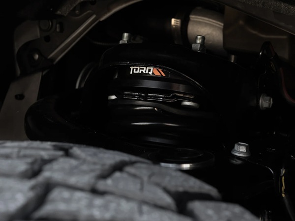 【TORQ Engineering 正規品】トヨタ ランドクルーザー 250 ランクル 250系 令和6年4月-現行 3インチ リフトアップ レベリングキット フロントストラットスペーサー リアコイルスペーサー ブラックアルマイト仕上げ