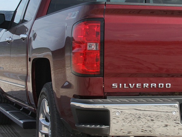 GM純正 シボレー CHEVROLET 07-19y シルバラード リアエンブレム SILVERADOロゴ 両面テープ リアゲート テールゲート 15129652