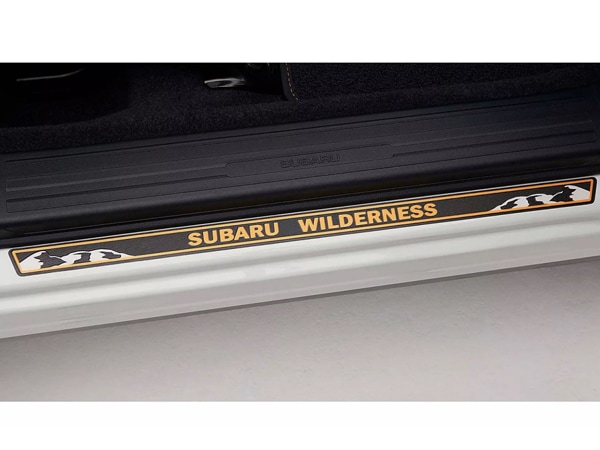 USスバル純正 SUBARU フォレスター SL系 令和7年4月-現行 シルプレート 1台分 フロント 左右 2枚セット マットブラック SUBARU WILDERNESSロゴ入 ドアシル サイドシルプレート プロテクター スカッフガード スカッフプレート US仕様 北米仕様 USDM
