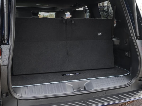 USレクサス純正 LEXUS GX550 令和6年6月-現行 7人乗り車用 リア カーゴプロテクター カーゴマット ラゲッジマット カーゴライナー トランクマット カーペット LEXUSロゴ入