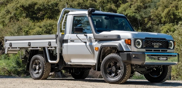 SAFARI 4×4正規品】 V-SPEC シュノーケル サファリシュノーケル トヨタ
