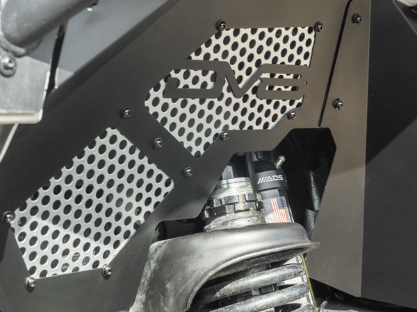 【DV8 OFFROAD 正規品】ジープ JEEP JK ラングラー 2ドア アンリミテッド 4ドア フロントインナーフェンダー フロント 左右セット DV8ロゴ入 アルミ製 メッシュパネル パウダーコート仕上げ