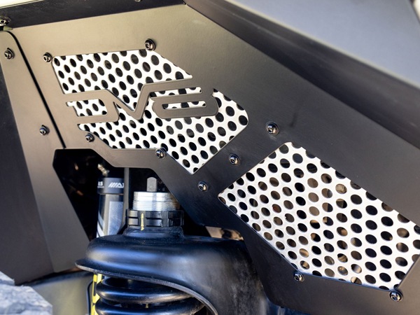 【DV8 OFFROAD 正規品】ジープ JEEP JK ラングラー 2ドア アンリミテッド 4ドア フロントインナーフェンダー フロント 左右セット DV8ロゴ入 アルミ製 メッシュパネル パウダーコート仕上げ