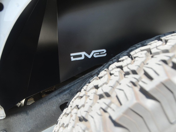 【DV8 OFFROAD 正規品】ジープ JEEP JK ラングラー 2ドア アンリミテッド 4ドア リアインナーフェンダー リア 左右セット DV8ロゴ入 アルミ製 メッシュパネル パウダーコート仕上げ