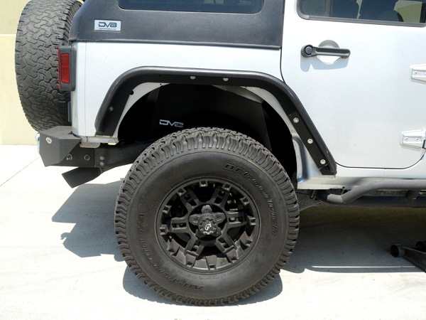 【DV8 OFFROAD 正規品】ジープ JEEP JK ラングラー 2ドア アンリミテッド 4ドア リアインナーフェンダー リア 左右セット DV8ロゴ入 アルミ製 メッシュパネル パウダーコート仕上げ